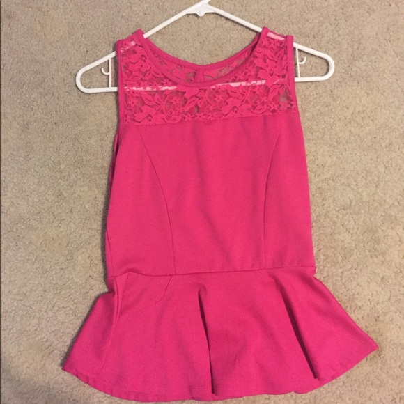 Hot pink lace peplum - Picture 2 of 5